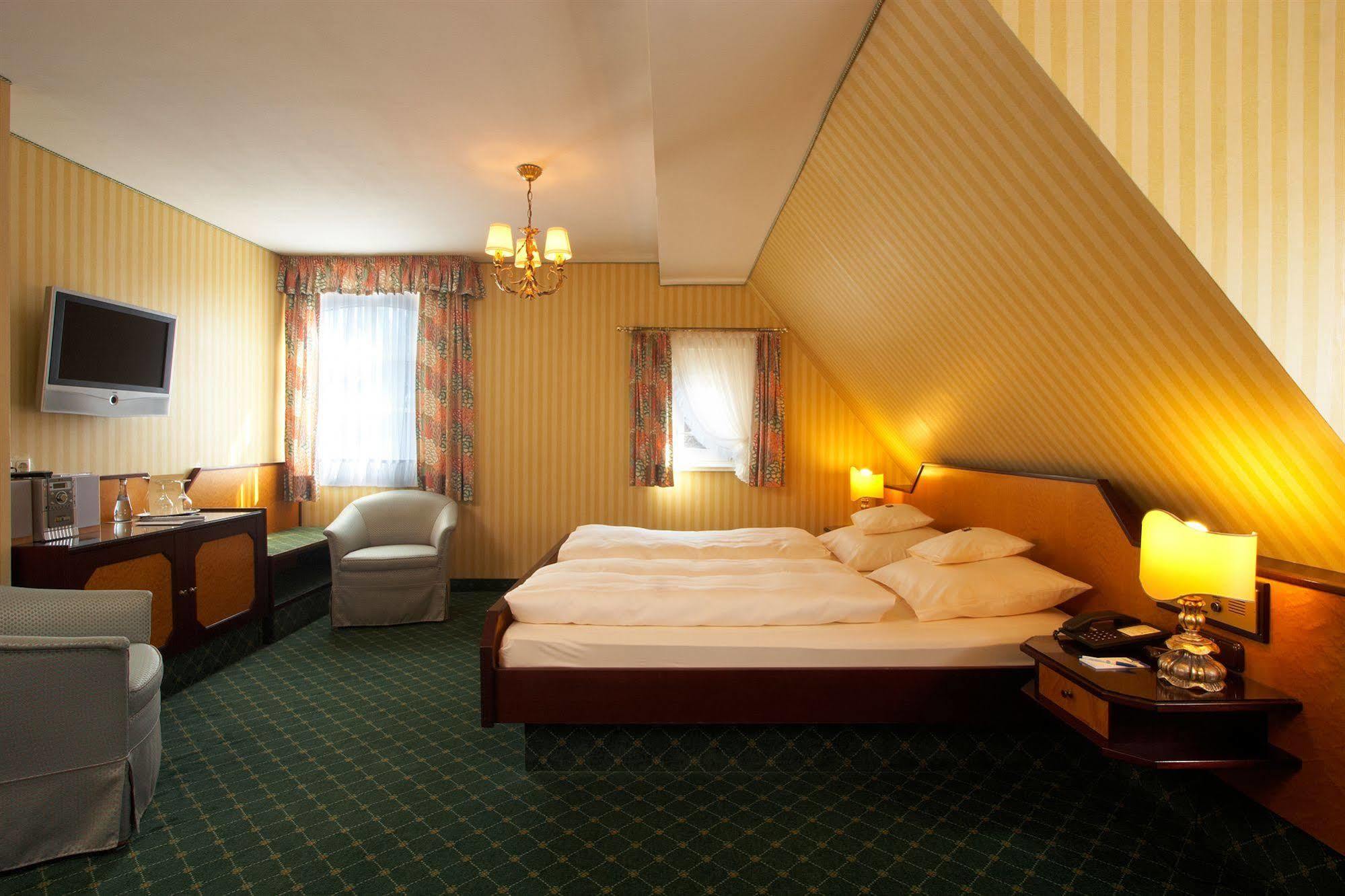 Hotel Brauereigasthof Landwehr-Braeu Reichelshofen Exteriér fotografie